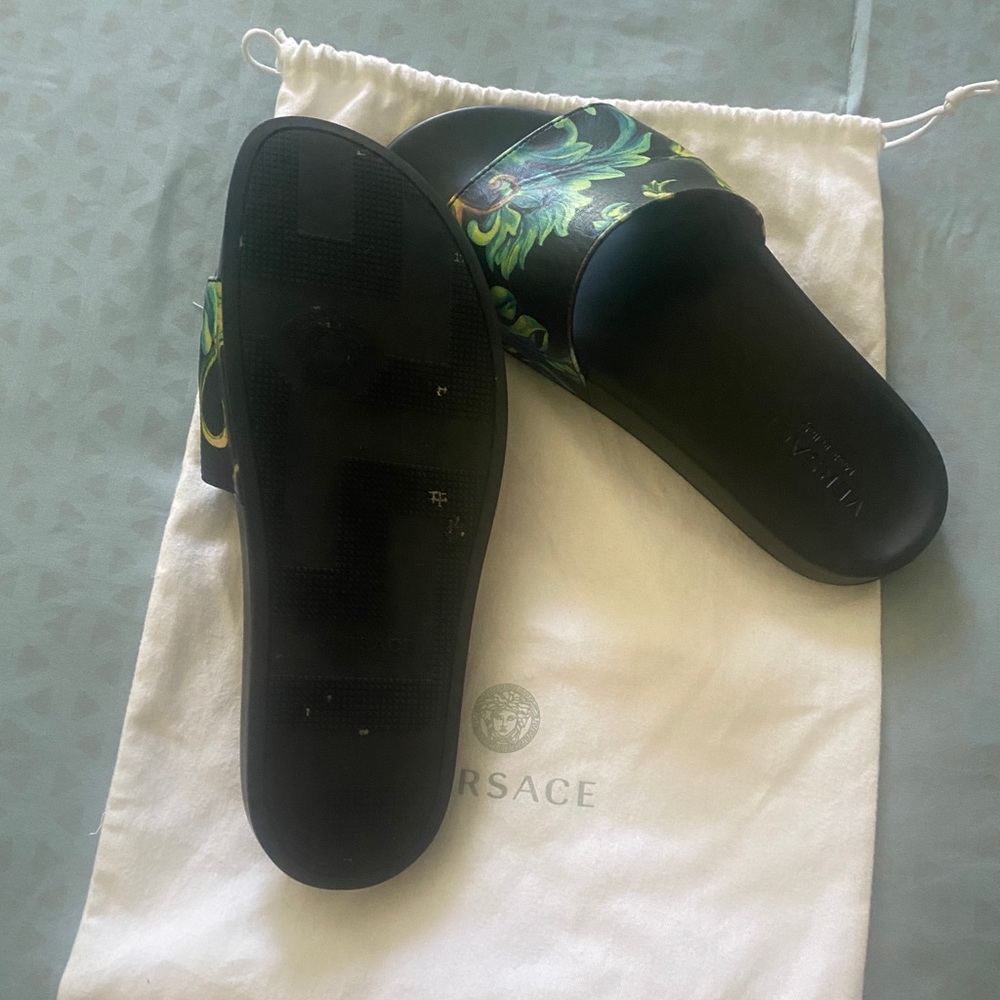 Shoes - Picture 5 of 5